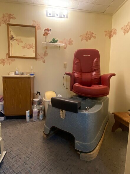 More Photos Of 8009 N McKinley Rd, Flushing General Retail For Sale