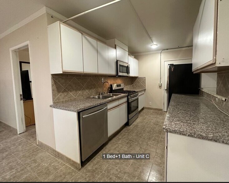 More Photos Of 7304 Canby Ave, Reseda Apartments For Sale