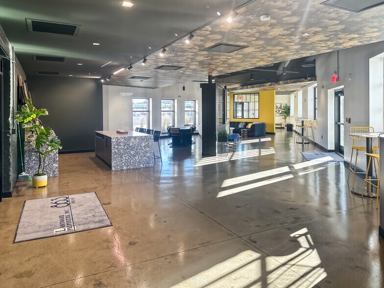 More Photos Of 863 Massachusetts Ave, Indianapolis Coworking Space