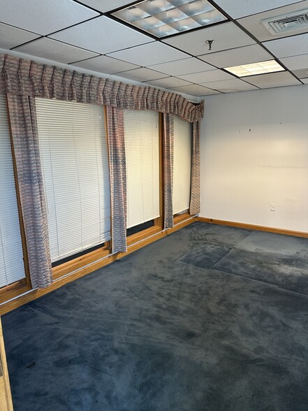 More Photos Of 152 Lynnway, Lynn Office For Sale