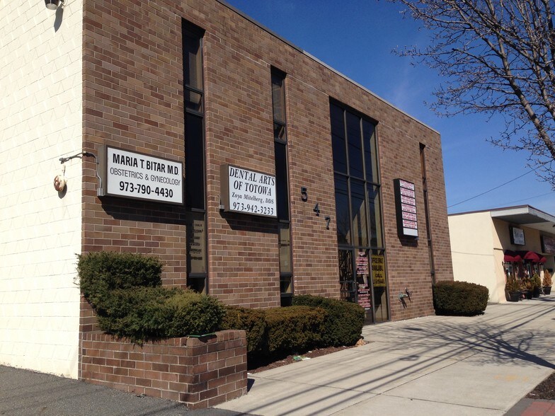 Primary Photo Of 547 Union Blvd, Totowa Office For Lease