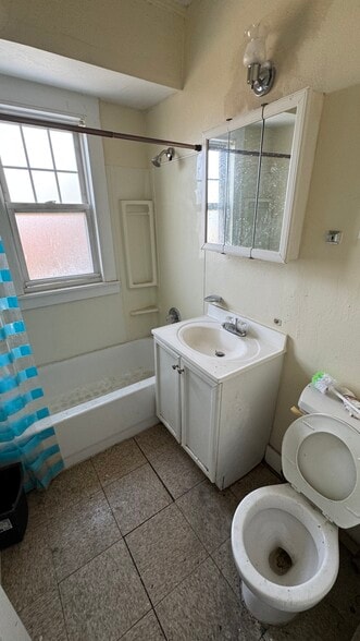 More Photos Of 1832 Willowhurst Rd, Cleveland Apartments For Sale