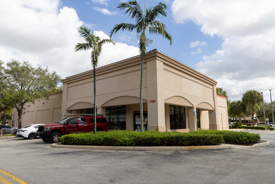 Primary Photo Of 1701 N University Dr, Pembroke Pines Drugstore For Sale