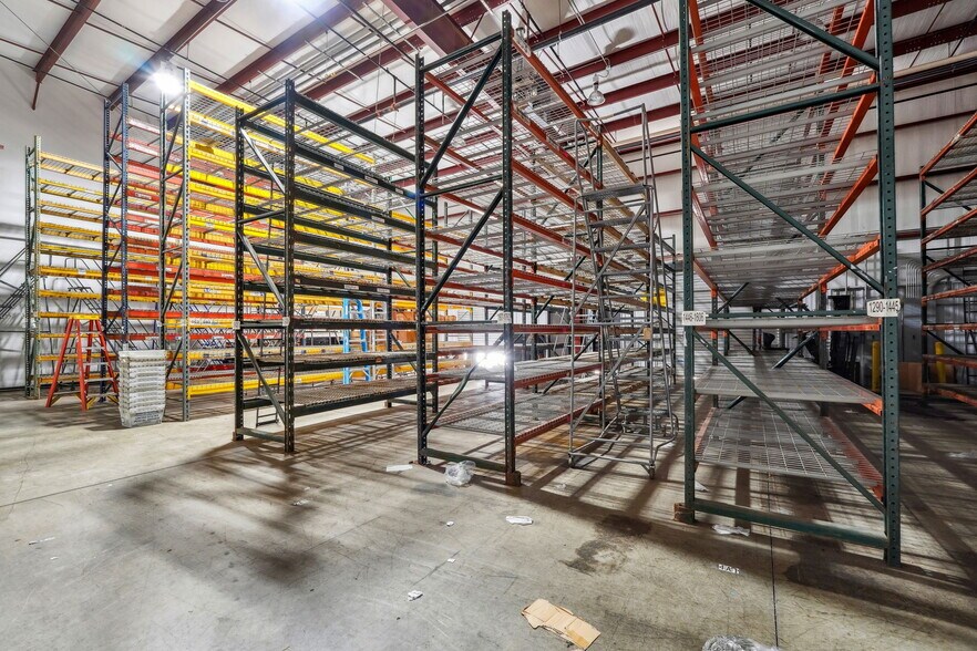 More Photos Of 3760 Peachtree Crest Dr, Duluth Industrial For Sale