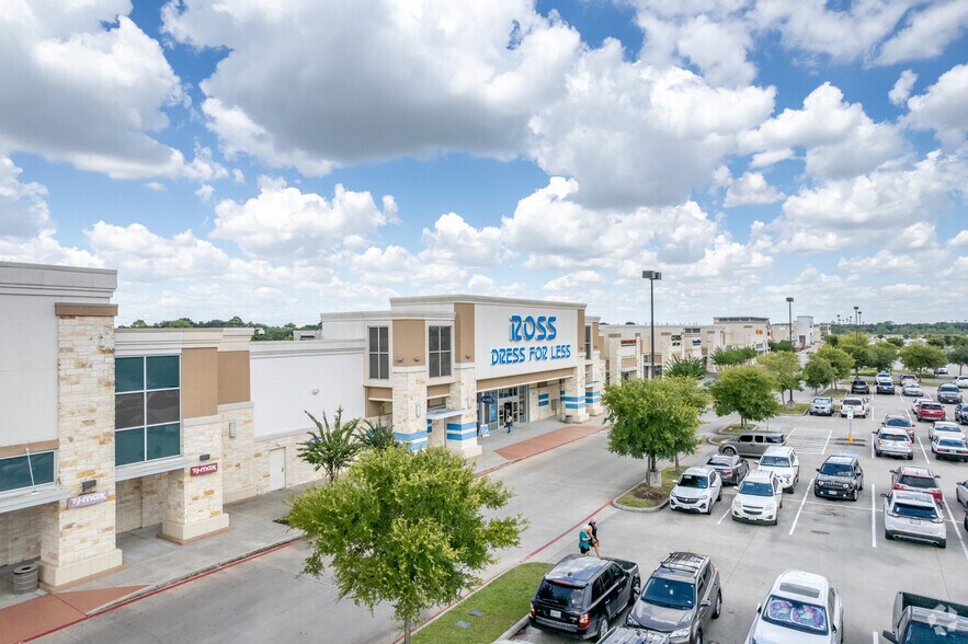 More Photos Of Pearland Pky & FM-518, Pearland Unknown For Lease