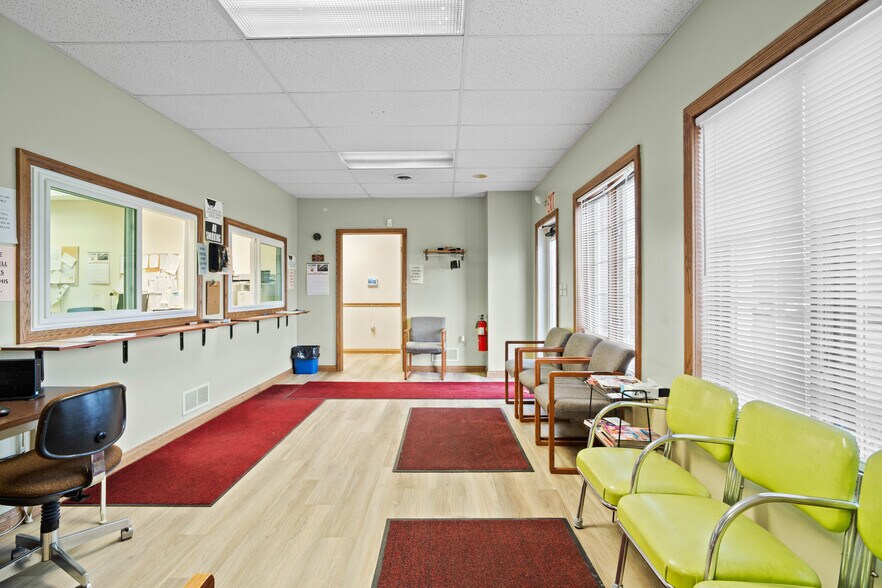 More Photos Of 900 Leonard St, Clearfield Office For Lease