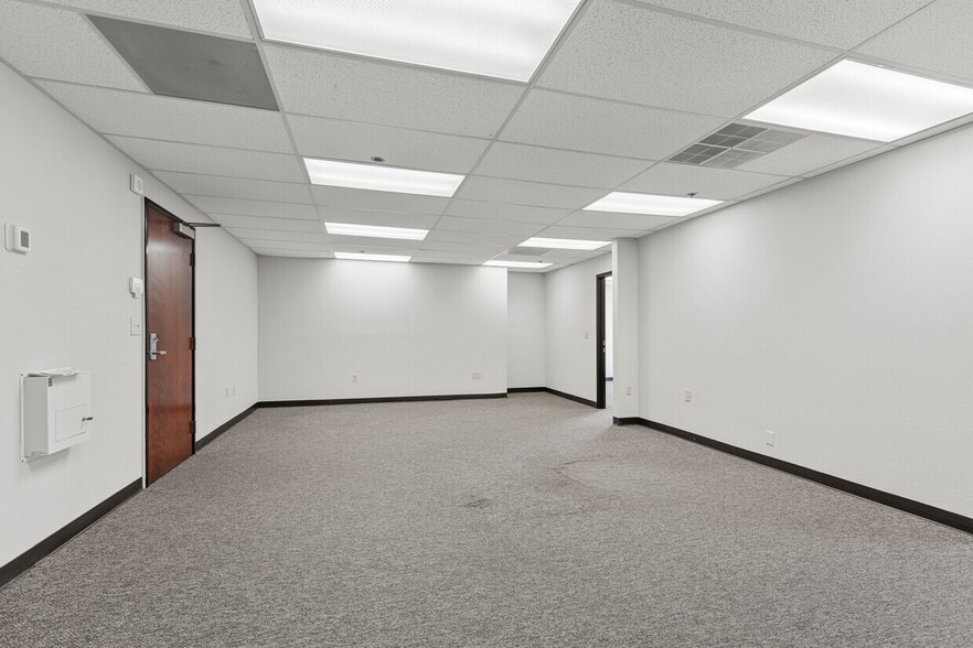 More Photos Of 8421 Auburn Blvd, Citrus Heights Office For Lease