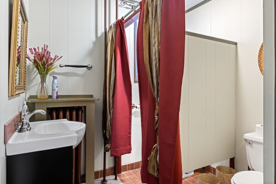 More Photos Of 1000 W State St, Coal Township Restaurant For Sale