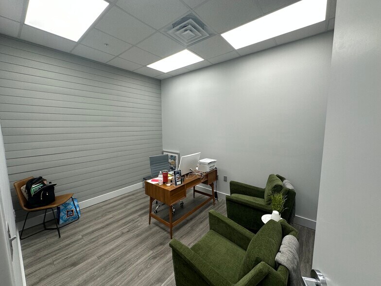 More Photos Of 11651-11657 Parkside Dr, Knoxville Freestanding For Lease