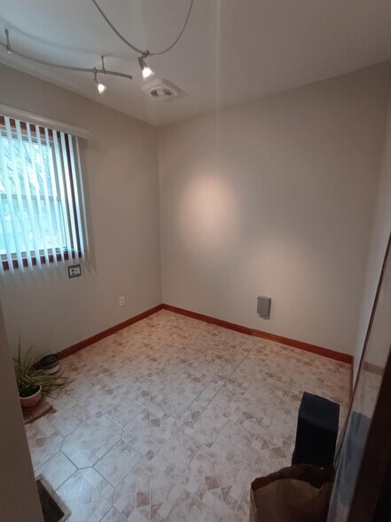 More Photos Of 25 Hamilton St, Saugus Storefront Retail Residential For Lease