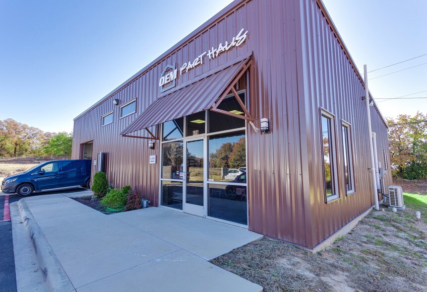 More Photos Of 416 Commerce St, Azle Storefront Retail Office For Sale