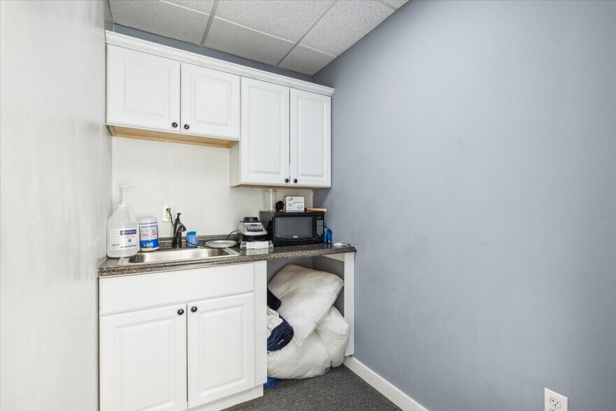 More Photos Of 1 Eastern Ave, Somerville Office For Sale