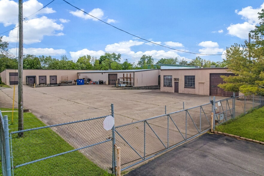 More Photos Of 2591 Harrison Rd, Columbus Warehouse For Sale