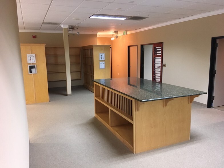 More Photos Of 1322 Blue Oaks Blvd, Roseville Office For Lease