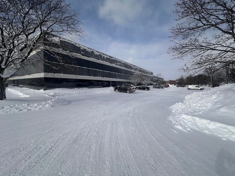 More Photos Of 4595 Broadmoor Ave SE, Grand Rapids Light Manufacturing For Lease