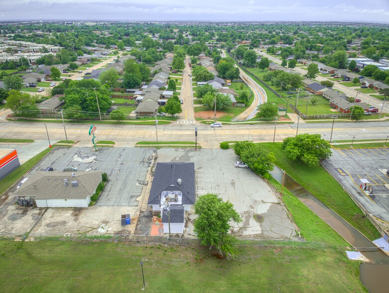 More Photos Of 741 NW 12th St, Moore Restaurant For Lease