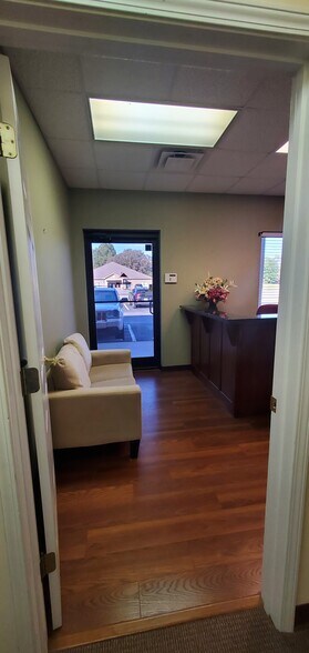More Photos Of 1080 Us-441-br Hwy, Demorest Office For Lease