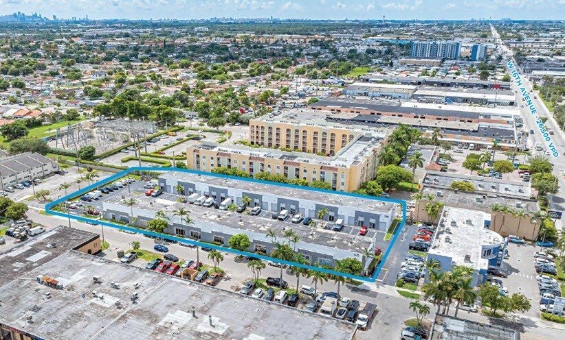 More Photos Of 1570 W 38th Pl, Hialeah Flex For Lease