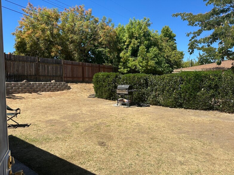 More Photos Of 1822 Cirby Way, Roseville Apartments For Sale