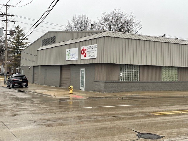 More Photos Of 3500 W 11 Mile Rd, Berkley Light Manufacturing For Lease