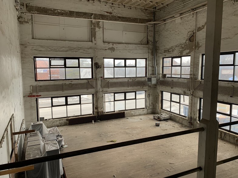 More Photos Of 612 New Hampshire St, Lawrence Office For Lease