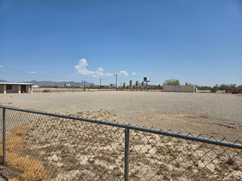 More Photos Of 135 Ironwood St, Quartzsite Office For Sale