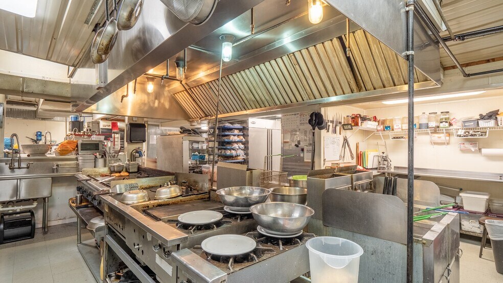 More Photos Of 509 LB Cook Memorial Dr, Theodosia Hotel For Sale