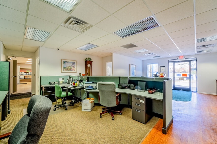 More Photos Of 4615-4621 S Wayne Rd, Wayne Storefront For Sale