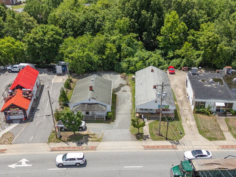 More Photos Of 1934 E Market St, Greensboro Office For Sale