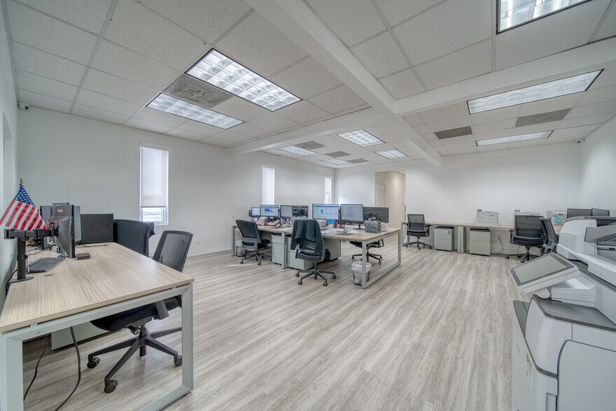 Primary Photo Of 7500 NW 52nd St, Miami Medical For Lease