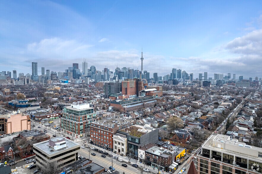 More Photos Of 491 College St, Toronto Office For Lease