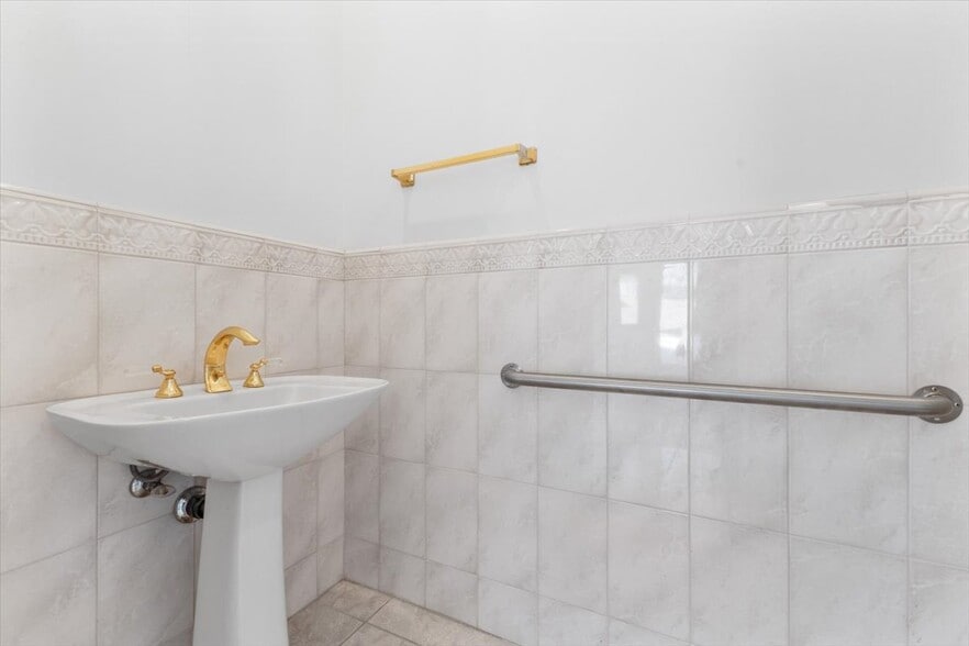 More Photos Of 4076-4080 Old Redwood Hwy, Santa Rosa Winery Vineyard For Sale