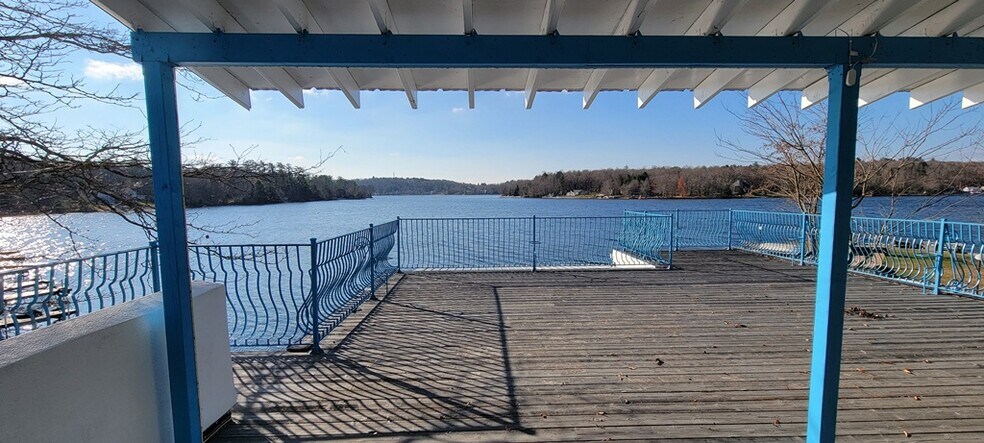 More Photos Of 13 Horseshoe Lake Rd, Kauneonga Lake Restaurant For Sale