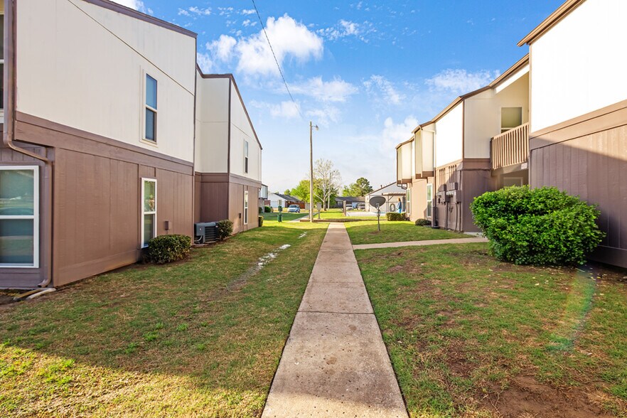 More Photos Of 407 Galaxy Road, Sapulpa Apartments For Sale
