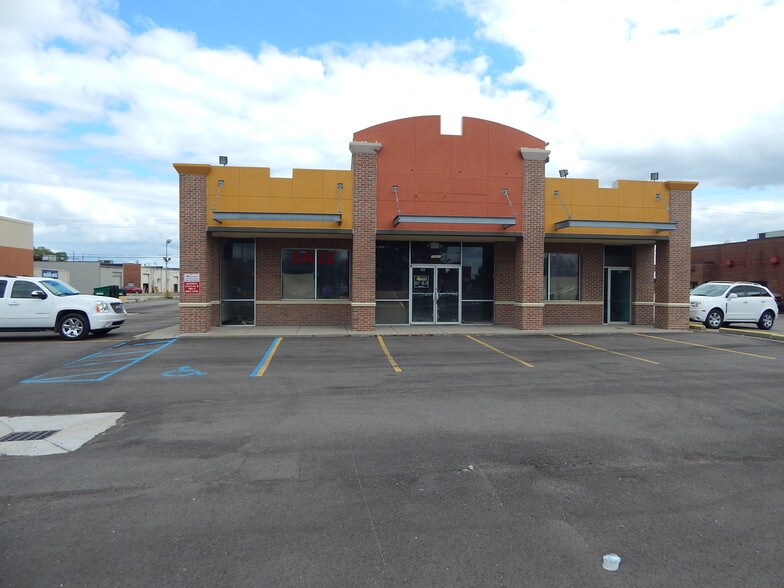 Primary Photo Of 32600 John R Rd, Madison Heights Freestanding For Lease