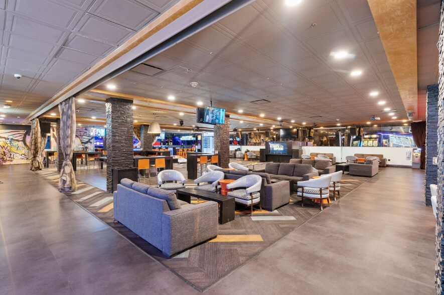 More Photos Of 217 Las Vegas Blvd, Las Vegas Hotel For Sale