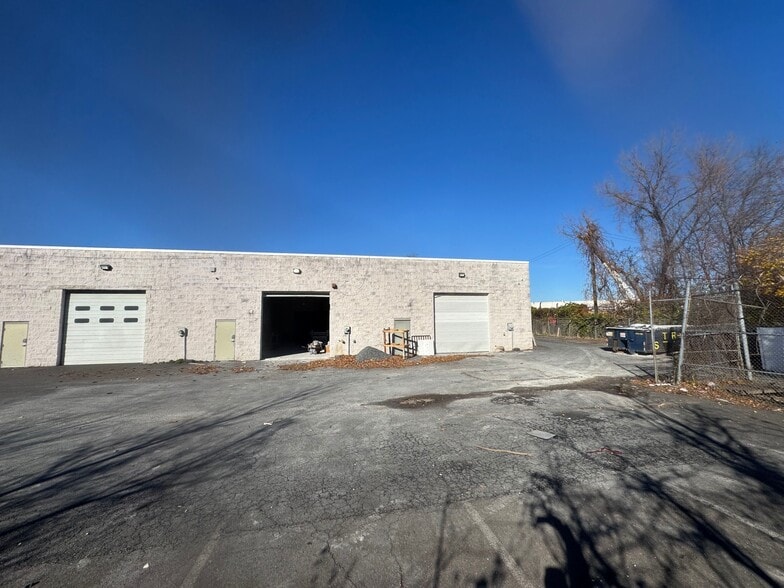 More Photos Of 2903 Southampton Rd, Philadelphia Light Distribution For Lease