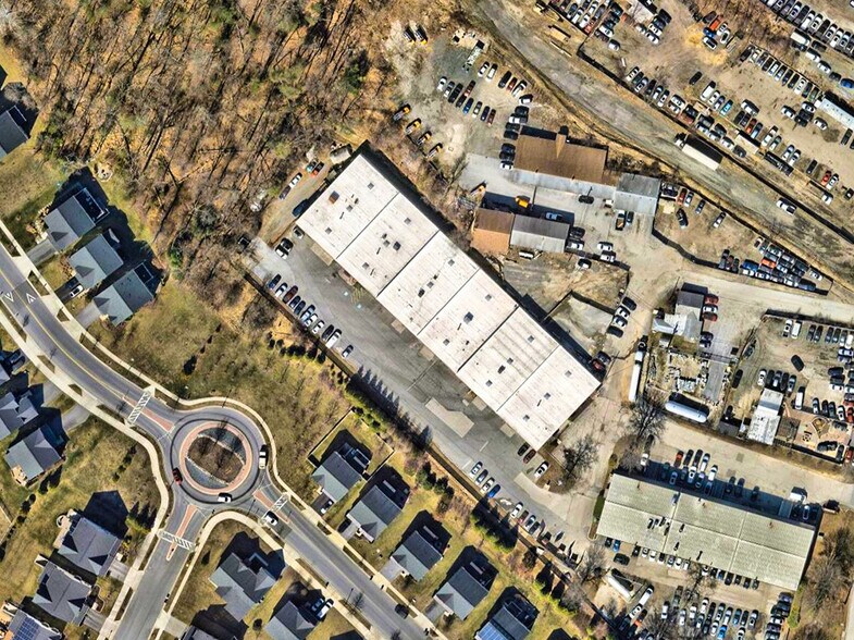 More Photos Of 5200-5300 Minnick Rd, Laurel Light Distribution For Lease