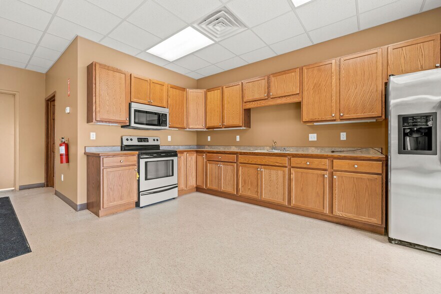 More Photos Of 2655-2679 N Meridian Rd, Sanford General Retail For Sale