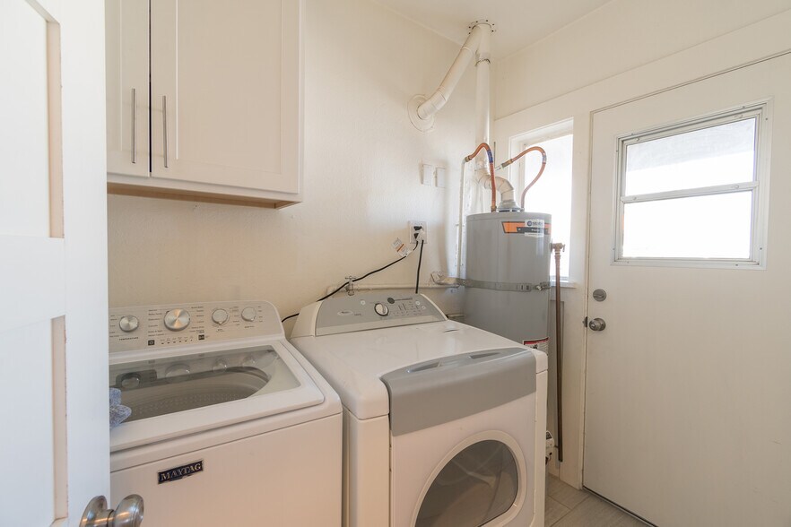 More Photos Of 1517 E 1st St, Long Beach Apartments For Sale