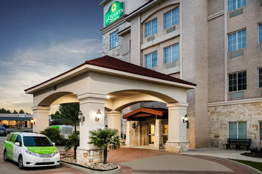 More Photos Of 431 Airport Fwy, Euless Hospitality For Sale