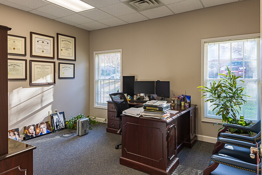 More Photos Of 801-C Sunset Dr, Johnson City Office Residential For Lease