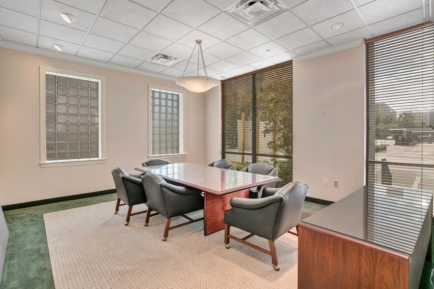 More Photos Of 437 N Magnolia Ave, Orlando Loft Creative Space For Sale