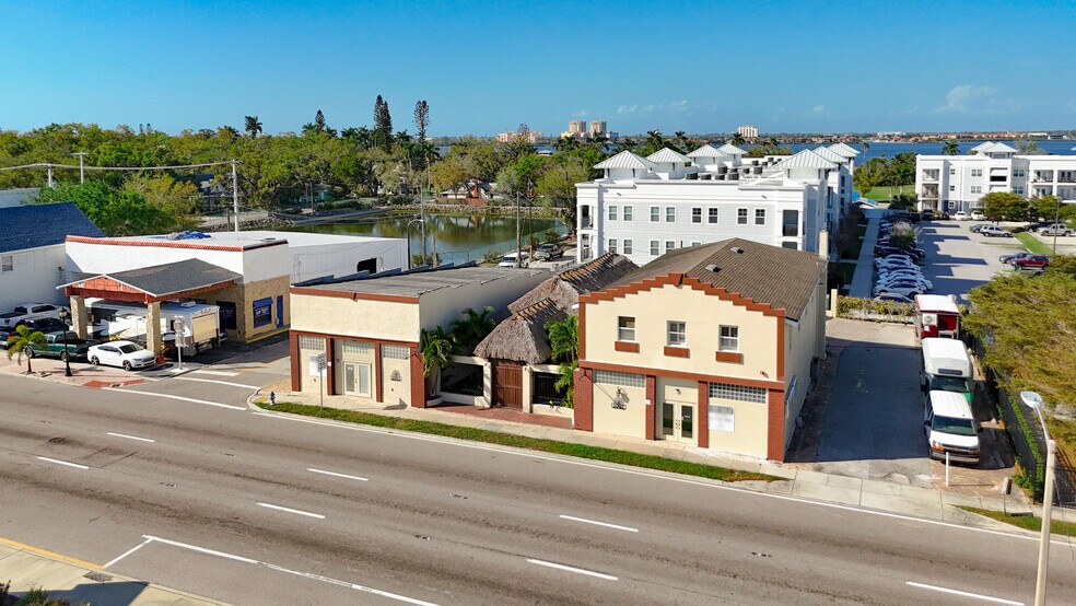 More Photos Of 1007 Manatee Ave, Bradenton Storefront Retail Office For Sale