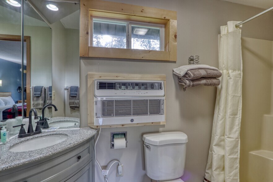 More Photos Of 9966 N State Road 27, Hayward Hotel For Sale