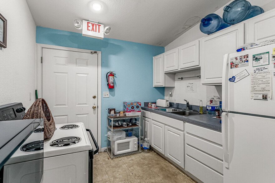 More Photos Of 5660 Micco Rd, Micco Office For Sale