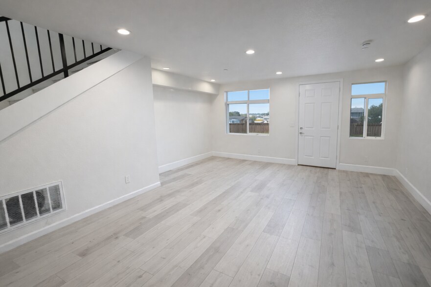 More Photos Of 51 Mendocino St, Vallejo Multifamily For Sale