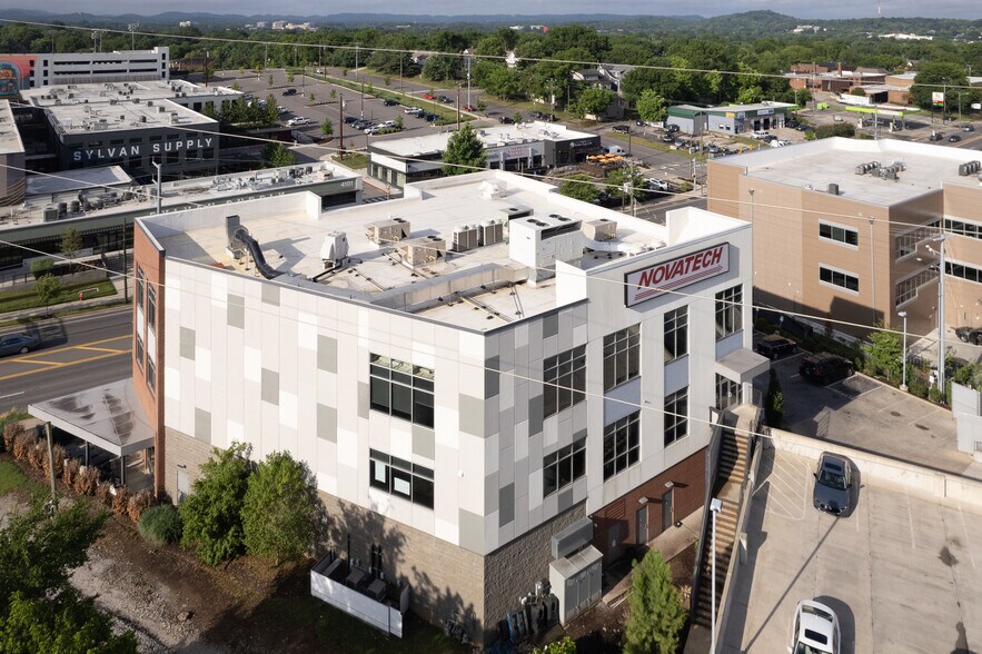 More Photos Of 4106 Charlotte Ave, Nashville Office For Sale