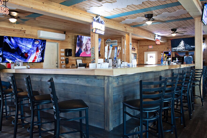 More Photos Of 7022 SW 358 Hwy, Steinhatchee Marina For Sale