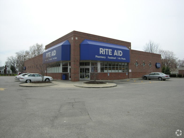 More Photos Of 2840 Youngstown Rd SE, Warren Drugstore For Sale